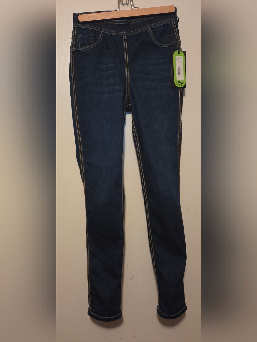 Tricotto Size 34 M New NWT Medium Dark Blue Skinny Jeans